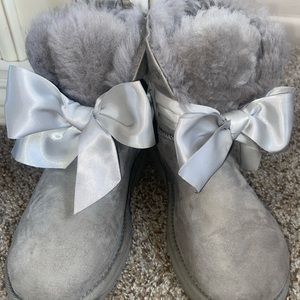 Grey uggs